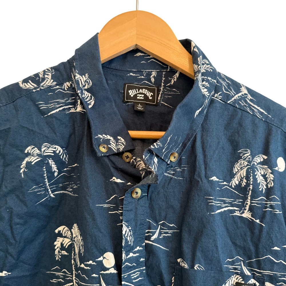 Billabong Mens Shirt Short Sleeve Palm Tree Print Navy Blue Size L Resortwear - Picture 3 of 9